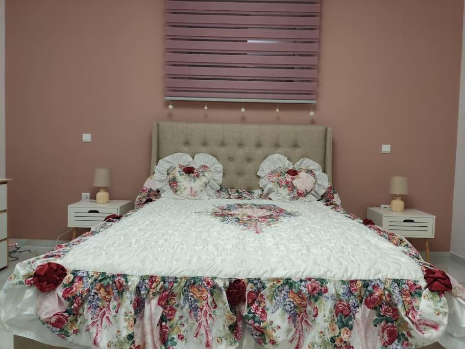 Ebony And Ivory Suites Drosia  Buitenkant foto