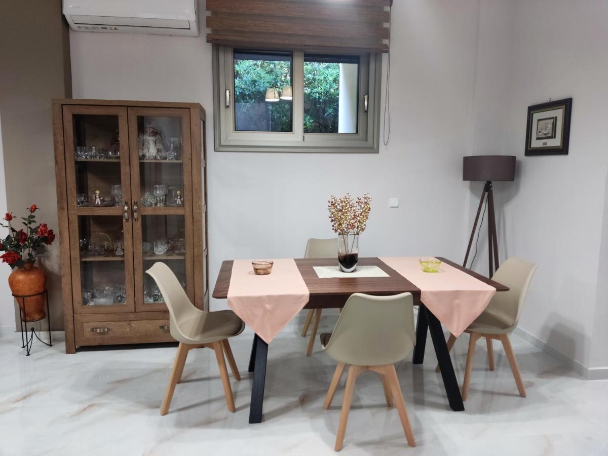 Ebony And Ivory Suites Drosia  Buitenkant foto
