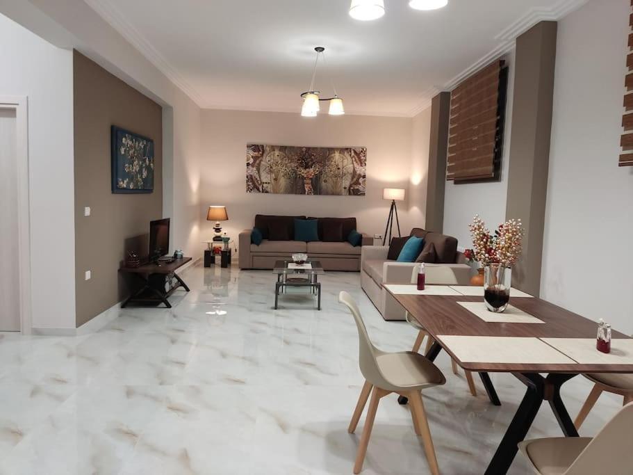 Ebony And Ivory Suites Drosia  Buitenkant foto