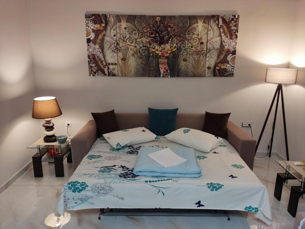 Ebony And Ivory Suites Drosia  Buitenkant foto