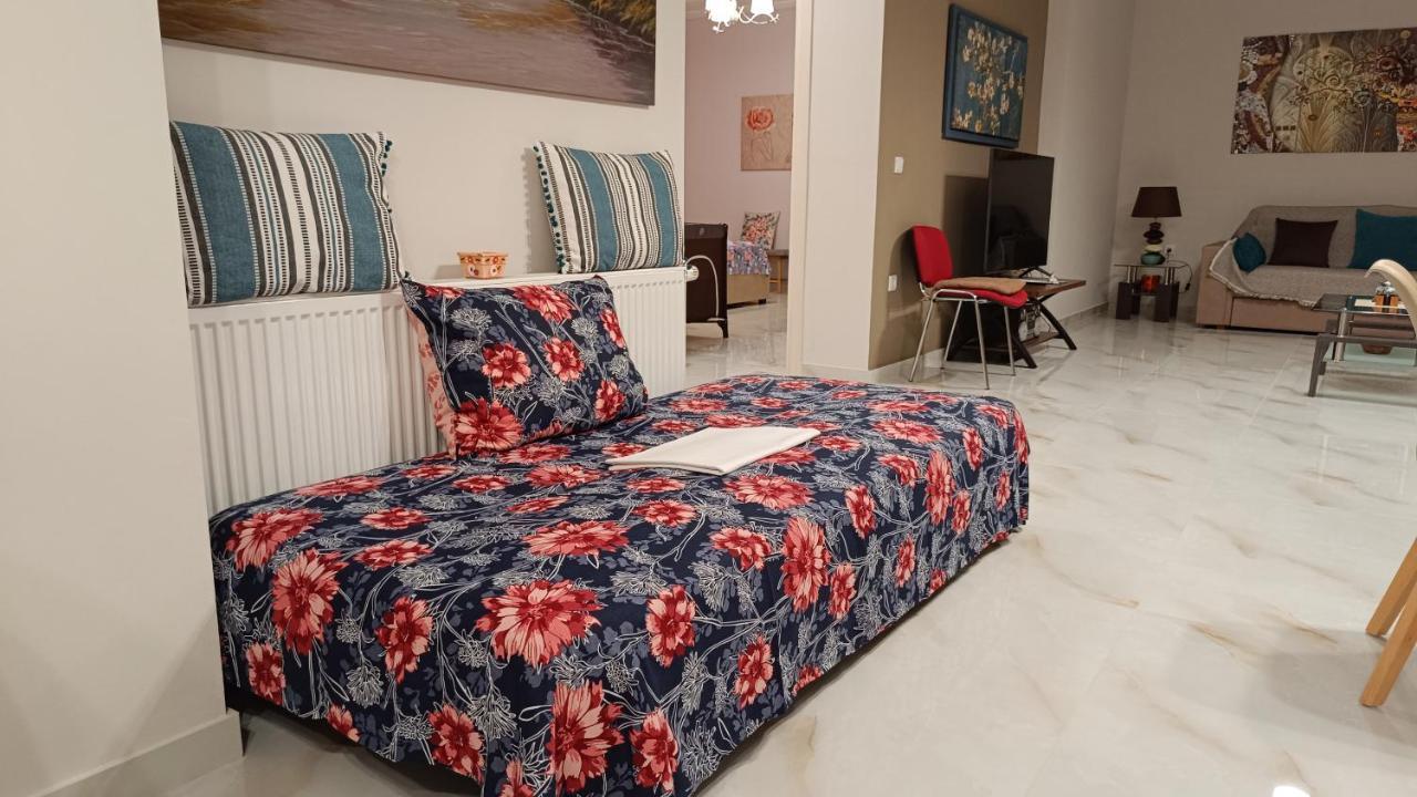 Ebony And Ivory Suites Drosia  Buitenkant foto