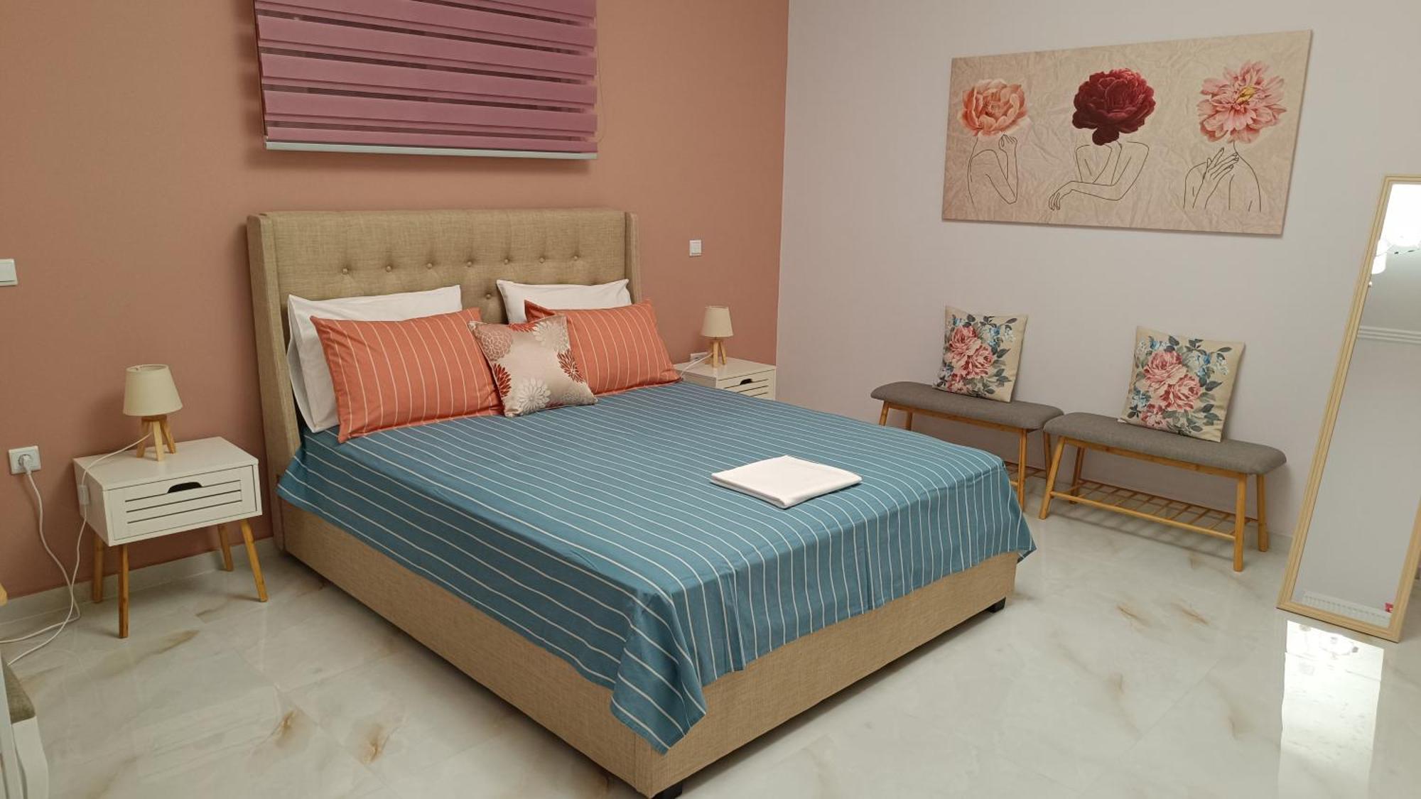 Ebony And Ivory Suites Drosia  Buitenkant foto